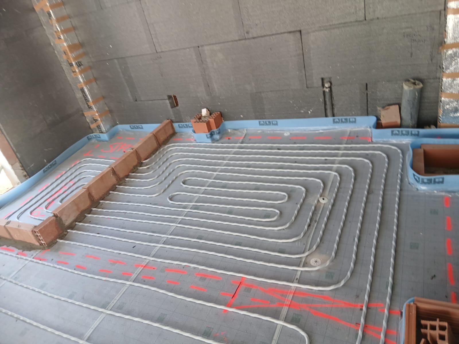 Instalación de suelo radiante DUALTERMiA – imagen 2